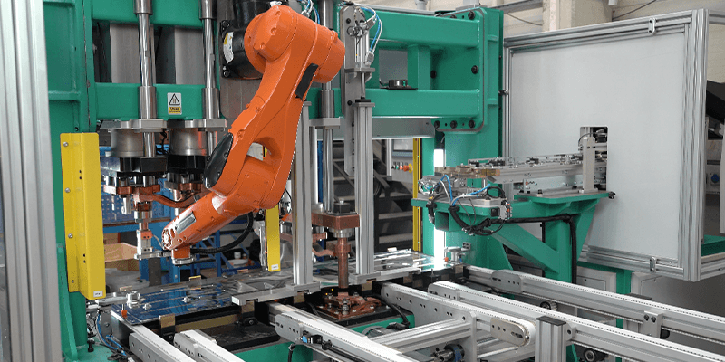 increase-productivity-by-implementing-cosmetic-industry-robots